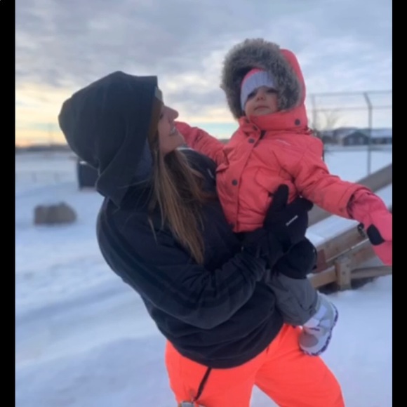 Meet your Posher, Ashley - Picture 2 of 2